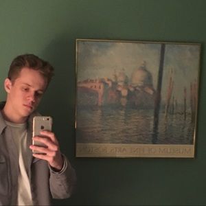 Meet your Posher, Logan